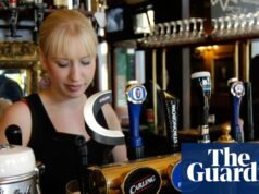 Los pubs recibirán una ayuda de 100 millones de libras esterlinas al año tras las protestas por las tarifas empresariales | Industria hotelera