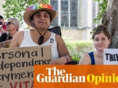 La opinión de The Guardian sobre las largas esperas para recibir prestaciones por discapacidad: el sistema no debería empujar a las personas más cerca de la pobreza | Editorial