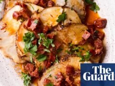 Receta de José Pizarro de apio nabo asado a fuego lento con romero y chorizo crujiente | Alimento