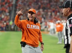 ¿El hecho de que Dabo Swinney se convierta en denunciante será el comienzo de una revuelta contra lo absurdo del fútbol universitario?