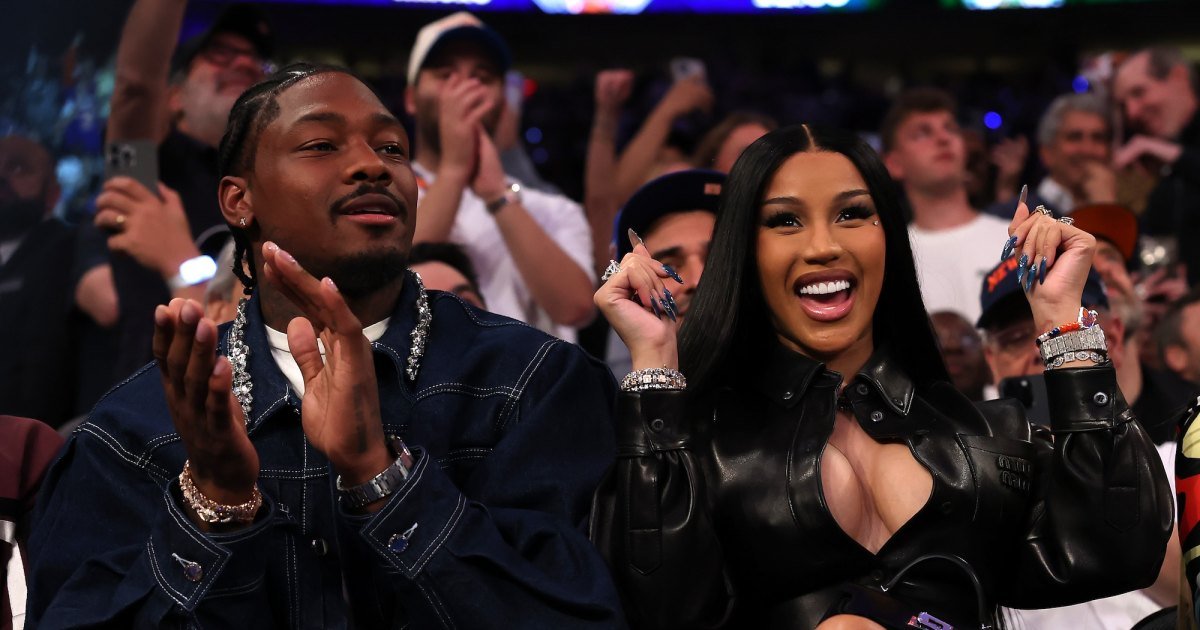 Cardi B grita mientras ve la victoria de Stefon Diggs en los playoffs de los New England Patriots sobre los Houston Texans