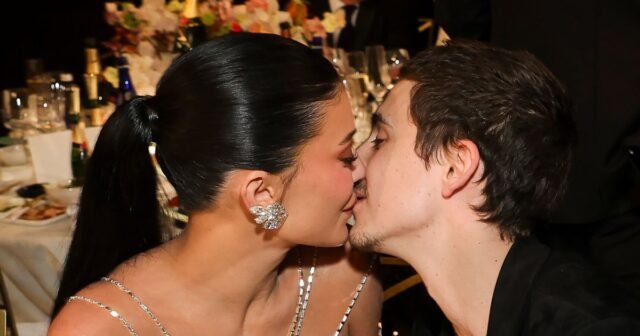 Kylie-Jenner-and-Timothee-Chalamet-Golden-Globes-2026-PDA.jpg