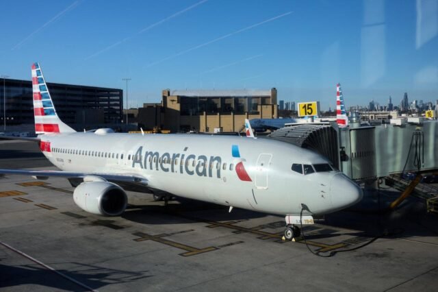 american-airlines-plane-parked-gate-116344923.jpg