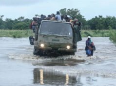 Al menos 3 personas muertas por cocodrilos escondidos en las aguas de las inundaciones, dicen las autoridades