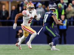 49ers DB Deommodore Lenoir multado por la NFL por golpear con la cabeza al WR Jaxon Smith-Njigba de los Seahawks durante el juego divisional