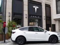 El Tesla de Elon Musk desconecta el sistema de piloto automático