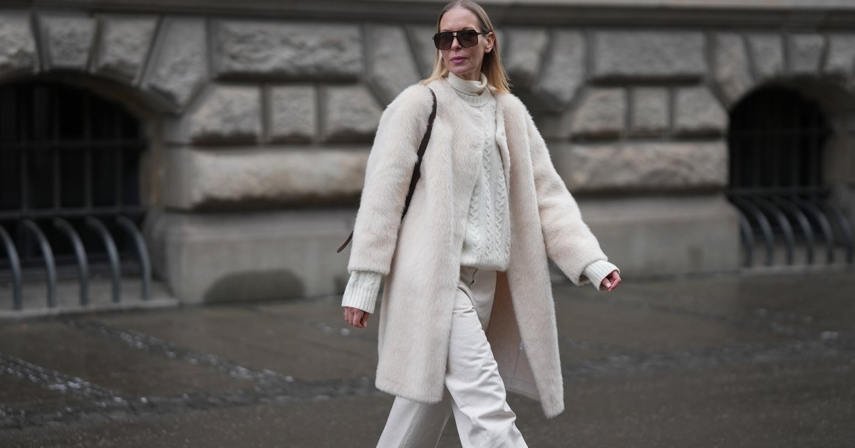 Suéteres blancos de invierno de lujo