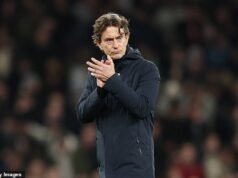 Thomas Frank despedido por Tottenham – horas después de insistir en que no corría ningún riesgo y afirmar que era “1000%” el hombre adecuado para el trabajo en una entrevista final MUY incómoda