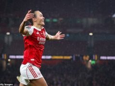 ¡El Arsenal es campeón del mundo! El equipo de Renee Slegers sobrevive a la prueba del Corinthians y a un muro de ruido brasileño para conquistar el fútbol femenino, mientras los Gunners reclaman un enorme premio de siete cifras en la nueva pero controvertida Copa de Campeones de la FIFA.