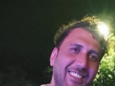 En la foto: hombre “muy humilde y amable”, de 39 años, que murió en un accidente aéreo junto a su padre.