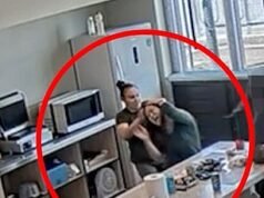 No se puede domar: momento horrible: la reclusa trastornada Jessica Camilleri, que le cortó la cabeza a su madre, intenta arrancarle el cuero cabelludo a una reclusa en una prisión notoria