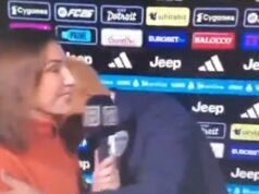 ‘No es acoso’: periodista de fútbol sobre el terreno de juego defiende al técnico de la Juventus tras besarla en directo en plena entrevista