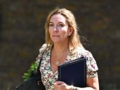 Starmer respalda a la Secretaria de Estado, Antonia Romeo, “porque suprimirá la difusión de los mensajes privados de Mandelson”