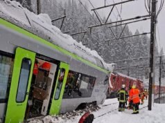 Una avalancha descarrila un tren de pasajeros en Suiza y deja varias personas heridas
