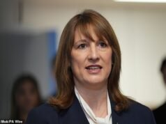 El desempleo vuelve a alcanzar su nivel más alto en cinco años, otro golpe para el Partido Laborista