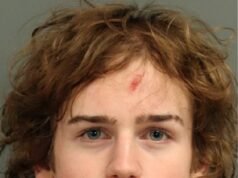 Un colegial de 16 años con cara de bebé tomó un sorbo de Twisted Tea y luego corrió y mató a un niño de 14 años mientras conducía a exceso de velocidad, dice la policía.