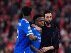 ‘Es repugnante’: Trent Alexander-Arnold se enfurece después de que su compañero del Real Madrid, Vinicius Jr, acusara a su oponente de racismo en el choque contra el Benfica cuando el partido se detuvo durante 10 minutos después de que el árbitro activara un nuevo protocolo