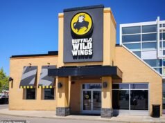 Juez opina sobre la definición de alitas de pollo en un fallo que podría cambiar los menús de comida rápida en todas partes