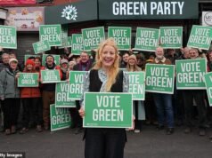 El candidato del Partido Verde que se burla del Brexit en Gorton y Denton… que conduce un coche de gasolina, posee DOS casas y le gustan las vacaciones en todo el mundo.