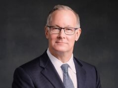 El principal abogado que reemplazó a la reina de belleza de Trump fue despedido sensacionalmente por el Departamento de Justicia después de pocas horas en el trabajo