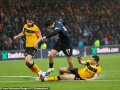 El jefe de los Rangers, Danny Rohl, furioso tras la controversia del VAR en el tiempo de descuento en el empate con Livingston