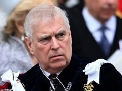 La policía metropolitana cuestiona si los agentes fueron utilizados ‘como porteros’ en la casa de fiesta de Epstein mientras el ex primer ministro Gordon Brown pregunta si Andrew usó las bases de la RAF para ver a un pedófilo.