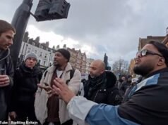 Un musulmán grita “no queremos adorar a un judío” a un predicador cristiano en Whitechapel