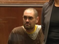 El demacrado Nick Reiner visto bajo custodia por primera vez mientras se declara inocente de los asesinatos del padre del director de Hollywood, Rob, y su madre, Michele: se le escuchó decir una sola palabra en un susurro ronco.