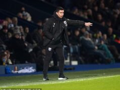 El ex entrenador prodigio del Man United despedido por el club del campeonato después de solo 44 DÍAS en el cargo