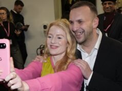 La victoria sísmica de los Verdes en las elecciones parciales de Gorton y Denton es una “victoria del engaño”, afirma Nigel Farage: actualizaciones en vivo y reacción