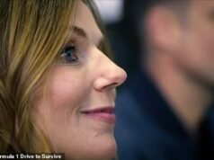La reacción invisible de Geri Halliwell ante el abucheo de su marido Christian Horner después de que su escándalo de mensajes de texto sexuales fuera revelado en Drive to Survive, mientras Lewis Hamilton se sorprende.