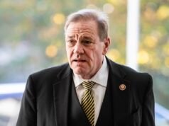 El sombrío diagnóstico de un congresista moribundo brinda a los demócratas la oportunidad de recuperar la mayoría en la Cámara.