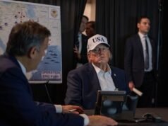 Primeras imágenes dramáticas dentro de la sala de situación de Trump en Mar-a-Lago mientras el presidente deja caer la pista más importante sobre la muerte del ayatolá