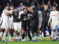 En caos después de la victoria del Manchester City en Leeds: Pep Guardiola involucrado en un enfrentamiento con fanáticos que le lanzaron insultos X, estrella retirada después de incitar a los fanáticos y jugadores a pelear mientras Daniel Farke es expulsado