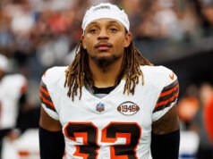Los Browns dicen que el safety Ronnie Hickman fue hospitalizado con “heridas menores” después de ser agredido el lunes