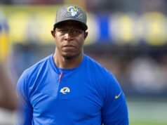 Los 49ers tuvieron la suerte de contratar a Raheem Morris como coordinador defensivo