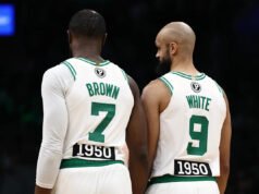 Los Celtics derrotan a los Bucks en el NBA Pioneers Classic inaugural en honor a los primeros jugadores negros de la liga
