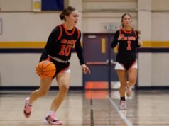 Los Gatos superan a Los Altos en una dramática jugada de 3 puntos de Jenna Webb