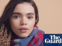 Jess Cartner-Morley sobre la moda: alegra la oscuridad invernal con accesorios que añaden personalidad | Mujer