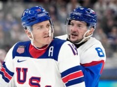 Choque épico en el partido de hockey por la medalla de oro olímpica entre Canadá y Estados Unidos