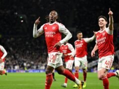 El Arsenal responde a la presión por el título con una contundente victoria en el derbi sobre los Spurs
