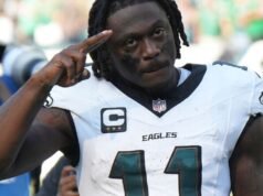 Sirianni ‘no puede garantizar’ que AJ Brown regrese a los Eagles en 2026