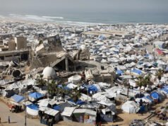 Ataques israelíes contra comisarías de policía matan a cinco personas en el sur y centro de Gaza