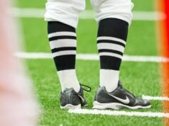 Panel de fútbol de la NCAA propone cambios para apuntar a las expulsiones