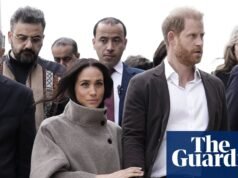 Oculto a plena vista: todos, desde Meghan hasta Beckham, quieren un cuello en embudo | Moda