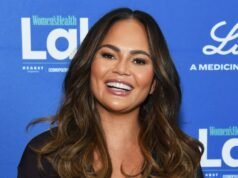 El cómodo estilo de oficina de dos piezas de Chrissy Teigen está en Amazon