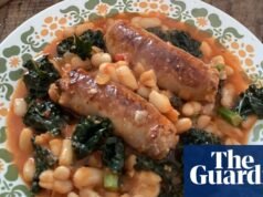 Receta de Rachel Roddy de judías verdes y salchicha | Salchichas