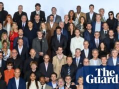 Las ‘manos de jazz’ de Guillermo del Toro en el almuerzo de los Oscar, una recreación de la foto de El resplandor, dice el director | Película