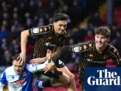 Casco y marea alta: Blackburn se dispuso a luchar contra el declive en una campaña caótica | Rovers de Blackburn