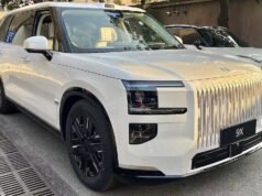 Olvídese de los airbags: observe cómo este SUV chino levanta físicamente su carrocería cuando detecta que se acerca un accidente